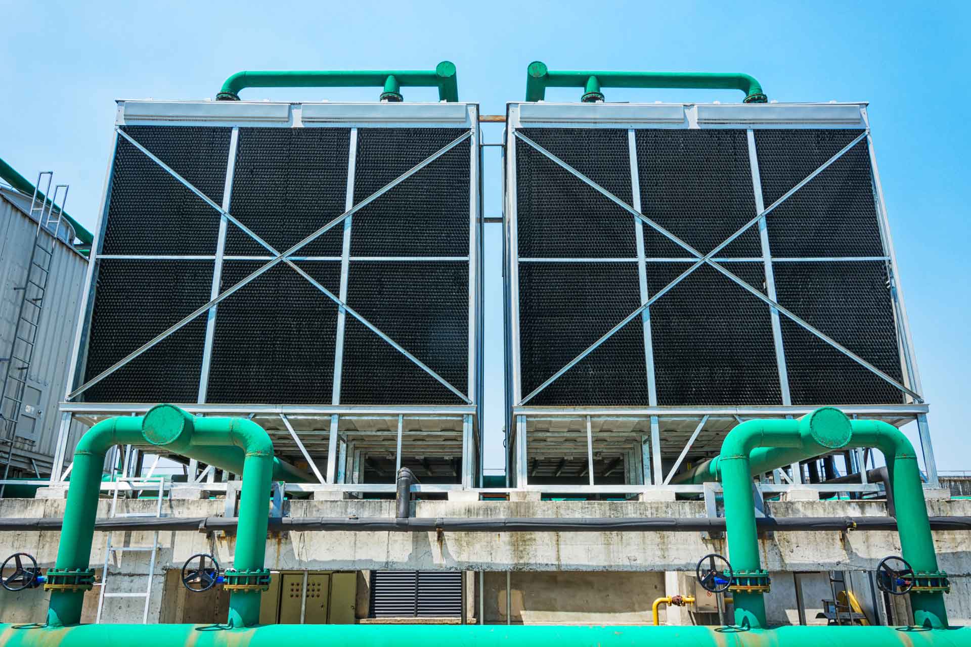 sets-cooling-towers-data-center-building